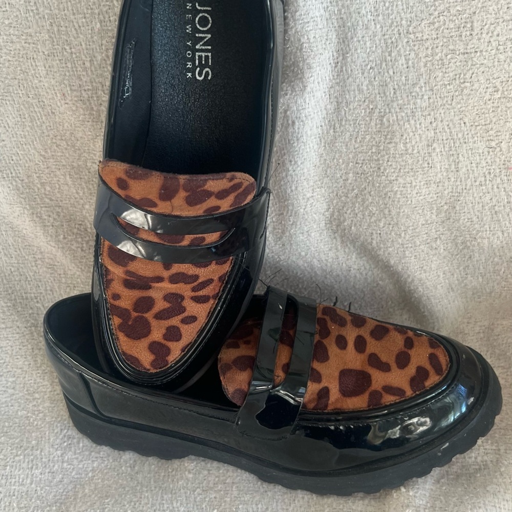 Jones New York Women's Black and Leopard Print Loafers
